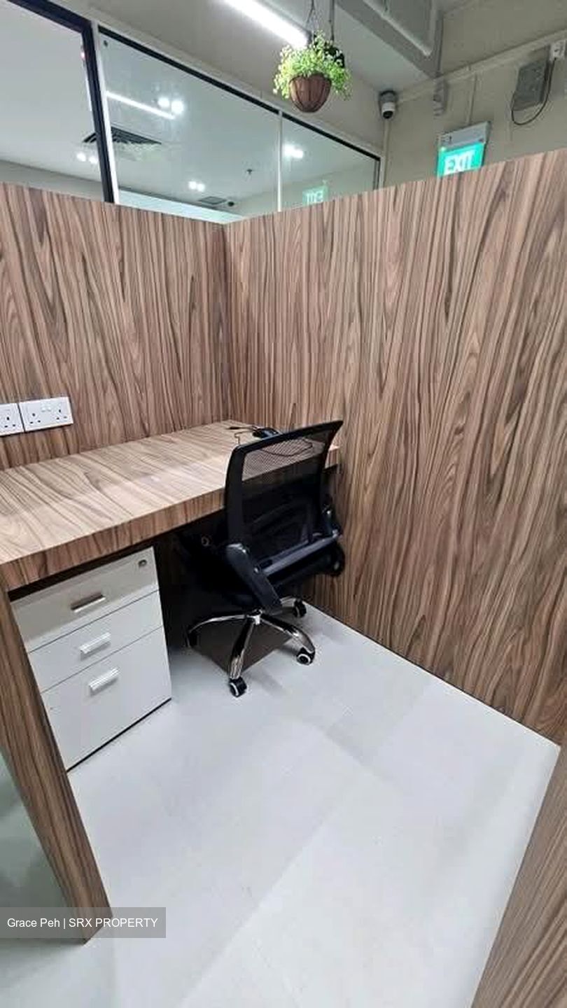 International Plaza (D2), Office #544186321